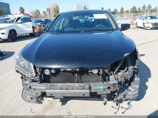 1HGCR2F3XFA081125 Honda ACCORD LX