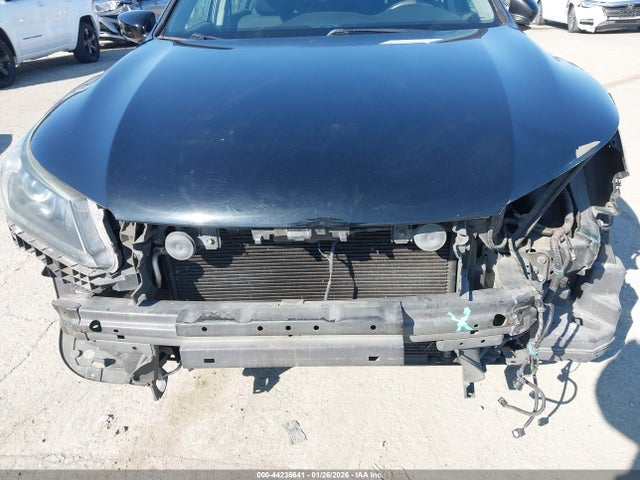 1HGCR2F3XFA081125 Honda ACCORD LX