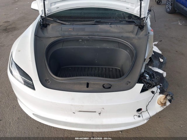2024 TESLA MODEL 3 5YJ3E1EB6RF733599 Photo 9