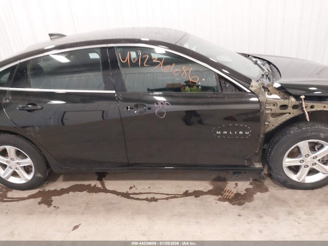 1G1ZB5ST2MF057317 Chevrolet Malibu Fwd Ls