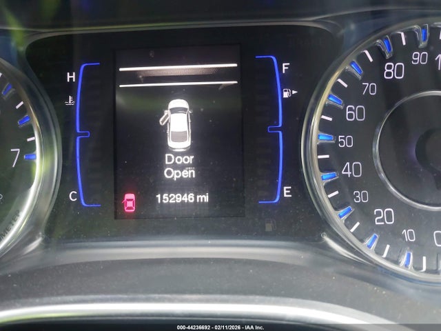 Chrysler 200 Limited 2015 1C3CCCAB5FN696022 Image 7