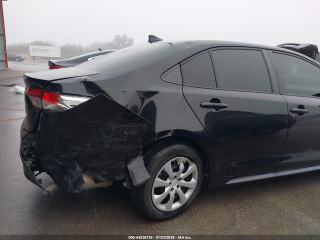 Toyota COROLLA LE 2022 5YFEPMAE1NP344730 Image 17