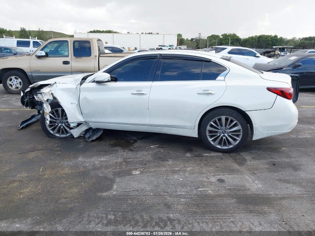 44236783 :رقم المزاد ، JN1EV7ARXJM438146 vin ، 2018 Infiniti Q50 3.0t Luxe مزاد بيع
