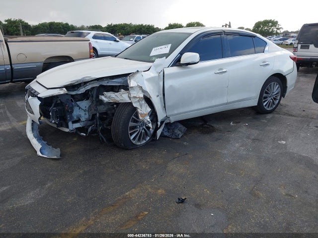 44236783 :رقم المزاد ، JN1EV7ARXJM438146 vin ، 2018 Infiniti Q50 3.0t Luxe مزاد بيع
