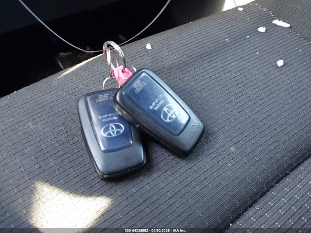 2019 TOYOTA C-HR JTNKHMBXXK1049962 Photo 10