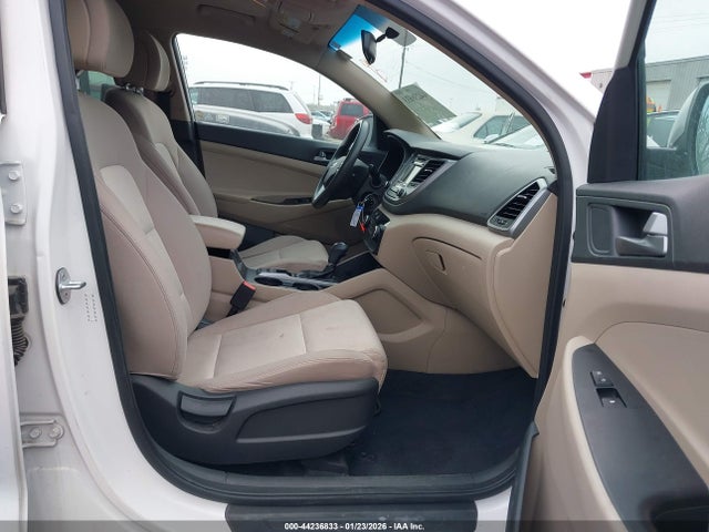 2017 HYUNDAI TUCSON KM8J3CA45HU341974 Photo 4