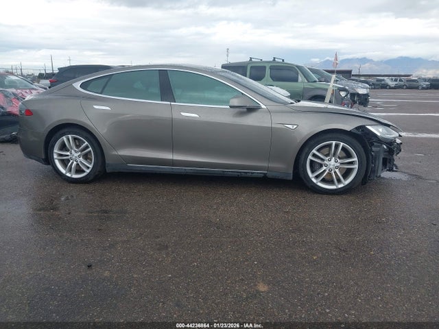 Tesla Model S 70d/85d/p85d 2015 5YJSA1S24FF088071 Image 14