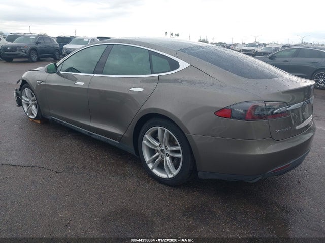 2015 TESLA MODEL S 5YJSA1S24FF088071 Photo 2