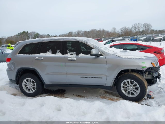 44236893 :رقم المزاد ، 1C4RJEAG3JC277786 vin ، 2018 Jeep Grand Cherokee Laredo 4x2 مزاد بيع