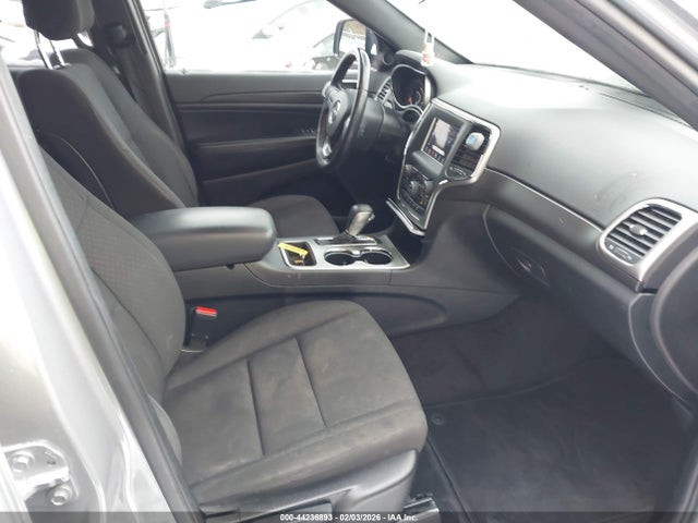 44236893 :رقم المزاد ، 1C4RJEAG3JC277786 vin ، 2018 Jeep Grand Cherokee Laredo 4x2 مزاد بيع