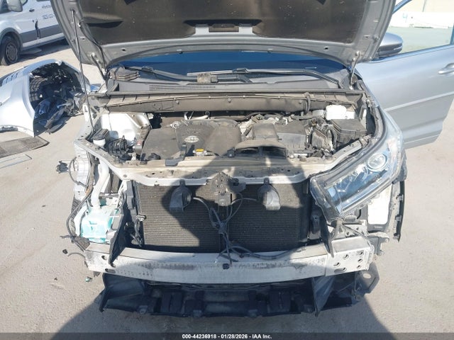 5TDDZRFH4HS457427 Toyota Highlander Limited Platinum
