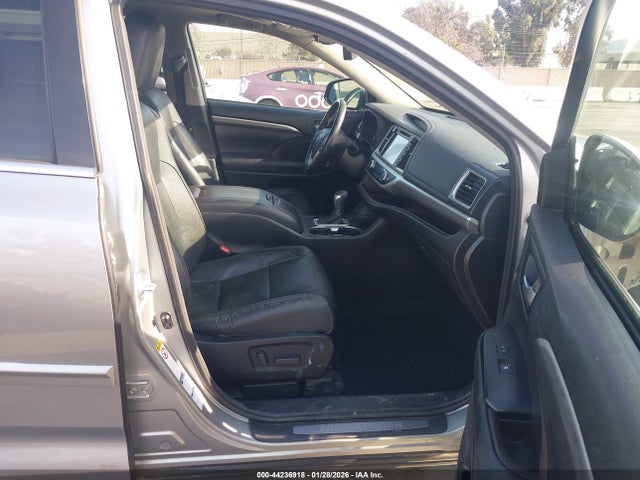 5TDDZRFH4HS457427 Toyota Highlander Limited Platinum