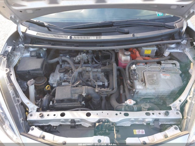 JTDKDTB30J1616573 Toyota Prius C One