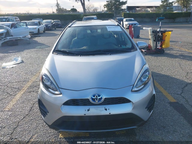 JTDKDTB30J1616573 Toyota Prius C One