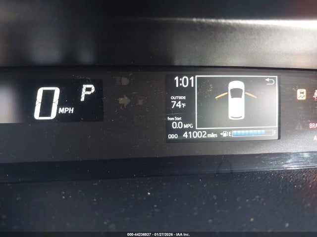 JTDKDTB30J1616573 Toyota Prius C One