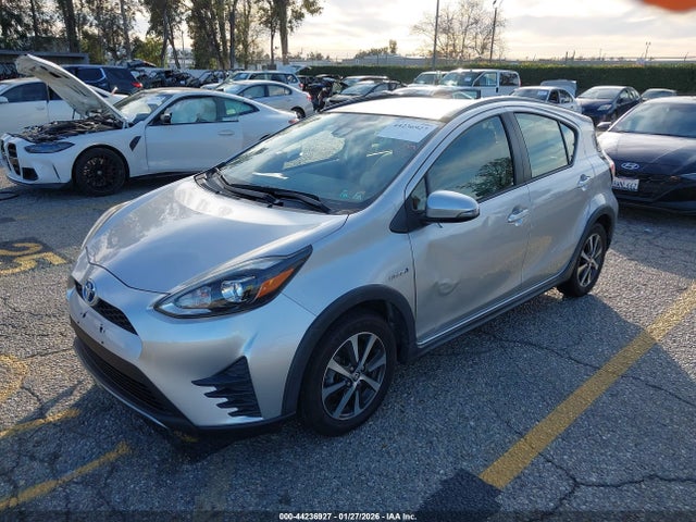 JTDKDTB30J1616573 Toyota Prius C One