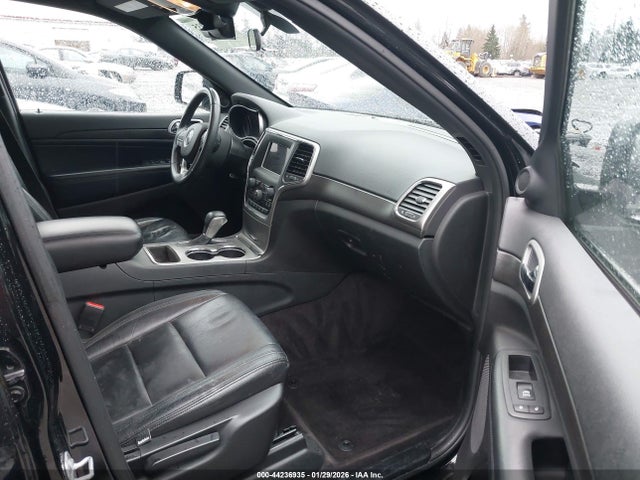 1C4RJFAG9JC432704 Jeep Grand Cherokee Laredo 4x4