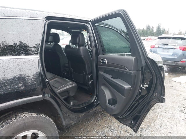 1C4RJFAG9JC432704 Jeep Grand Cherokee Laredo 4x4