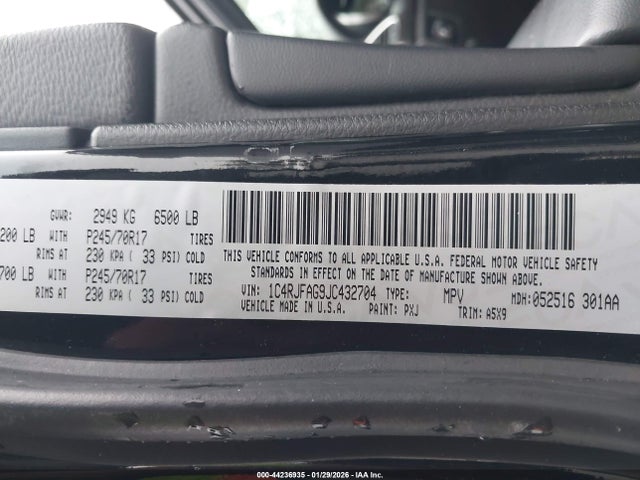 1C4RJFAG9JC432704 Jeep Grand Cherokee Laredo 4x4