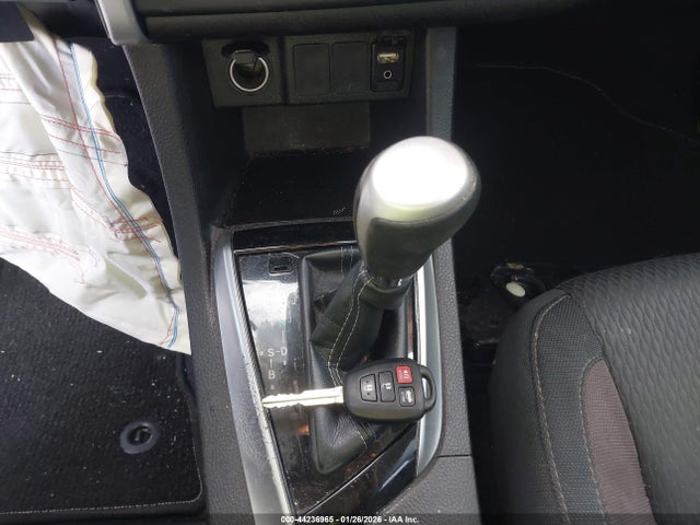 5YFBURHE0KP915117 Toyota COROLLA LE