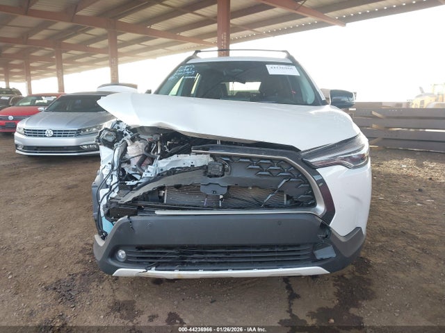 Toyota Corolla Cross Xle 2025 7MUDAAAG9SV135919 Image 12