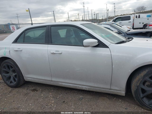 Продажа на аукционе авто 2023 Chrysler 300 300s, vin: 2C3CCABG0PH677435, номер лота: 44236979
