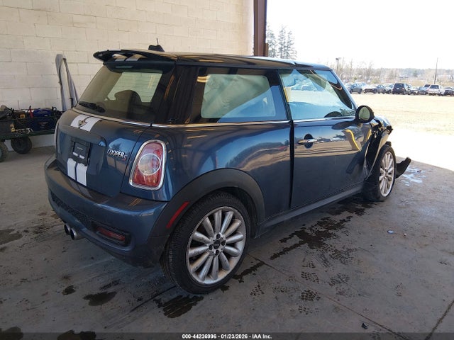 2011 MINI COOPER S WMWSV3C57BTY20481 Photo 3