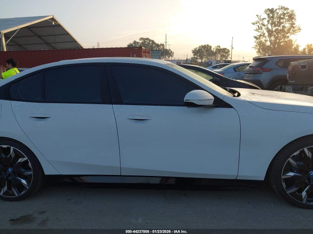 WBY33FK02RCR94228 BMW I5 Edrive40