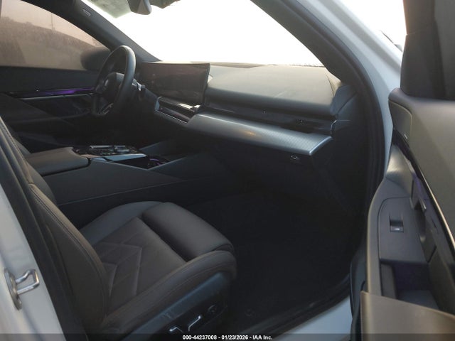 WBY33FK02RCR94228 BMW I5 Edrive40