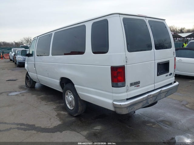 2011 FORD E-350 SUPER DUTY 1FBSS3BL6BDA98804 Photo 2