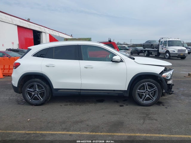 W1N4N4HB9NJ368963 Mercedes-Benz Gla 250 4matic