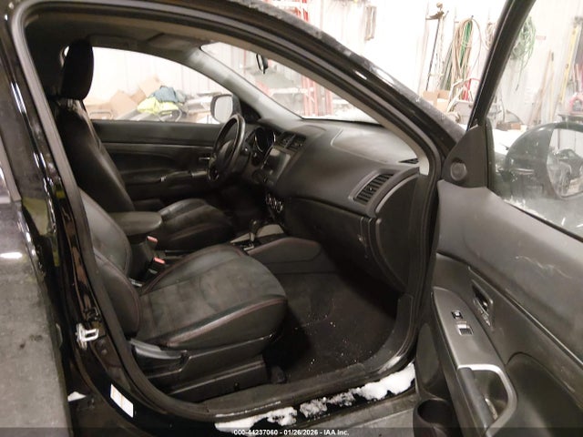 2018 MITSUBISHI OUTLANDER SPORT JA4AP3AW3JU014354 Photo 4