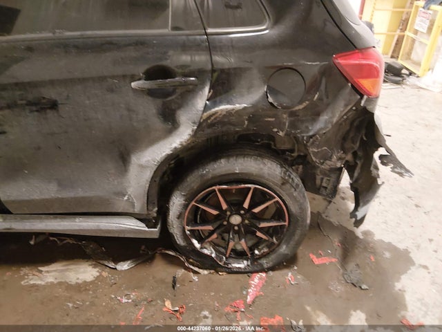 2018 MITSUBISHI OUTLANDER SPORT JA4AP3AW3JU014354 Photo 5