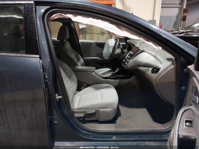 1G1ZD5ST0MF028392 Chevrolet Malibu Fwd Lt