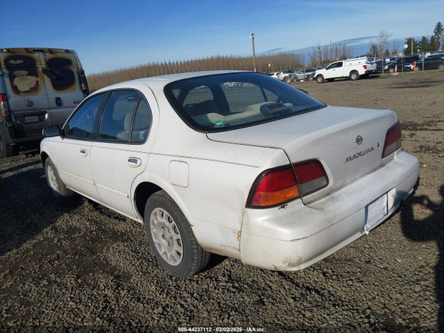 1997 NISSAN MAXIMA JN1CA21D9VT863654 Photo 2