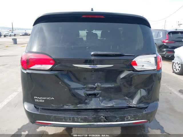 Auction sale of the 2019 Chrysler Pacifica Touring L, vin: 2C4RC1BG2KR592749, lot number: 44237125