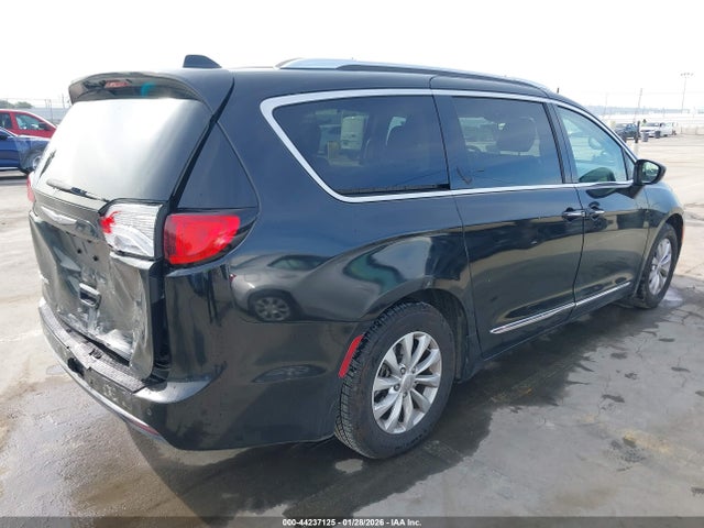 Auction sale of the 2019 Chrysler Pacifica Touring L, vin: 2C4RC1BG2KR592749, lot number: 44237125