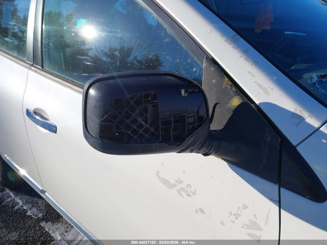 JN8AS5MT8FW158516 Nissan Rogue Select S