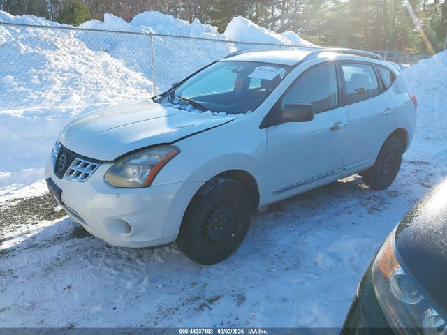 JN8AS5MT8FW158516 Nissan Rogue Select S