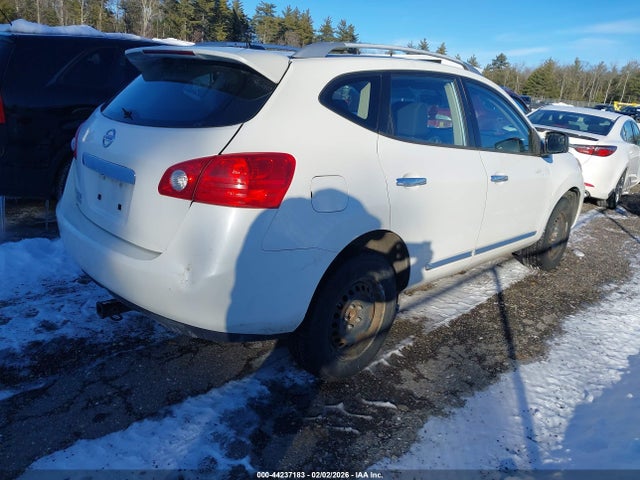JN8AS5MT8FW158516 Nissan Rogue Select S