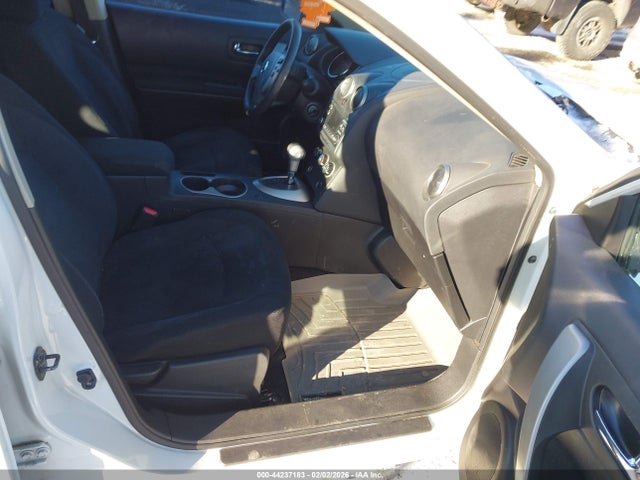 JN8AS5MT8FW158516 Nissan Rogue Select S
