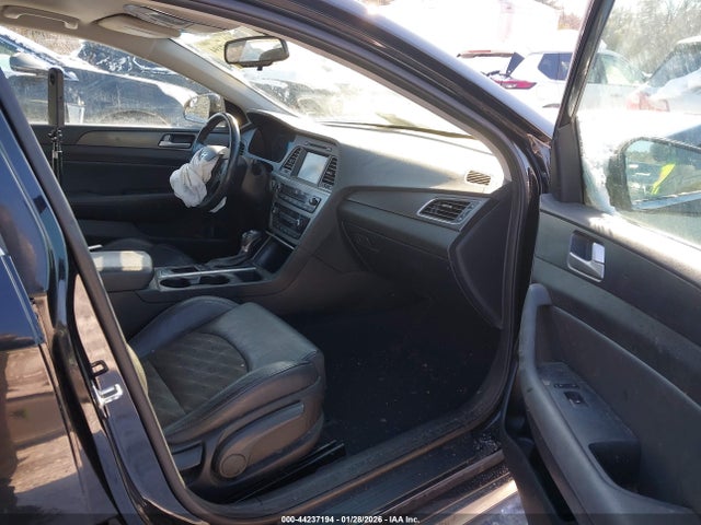 2017 HYUNDAI SONATA 5NPE34AF9HH462580 Photo 4