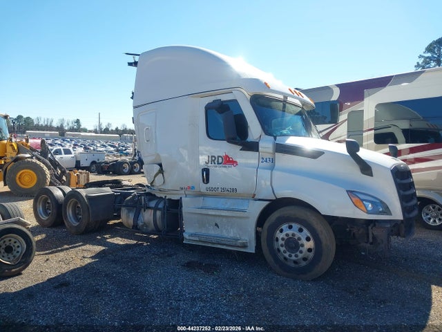Freightliner New Cascadia 126 2025 3AKJHHDR5SSVY3670 Image 13