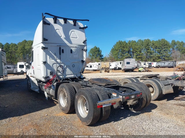 Freightliner New Cascadia 126 2025 3AKJHHDR5SSVY3670 Image 3