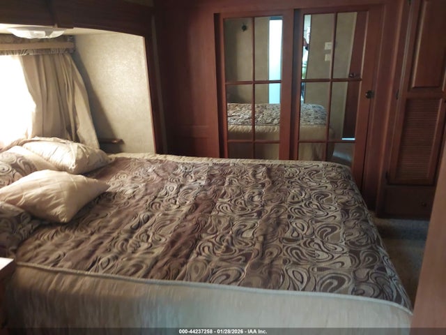 Продажа на аукционе авто 2012 Kz Stoneridge 37' 5th Wheel, vin: 4EZFY3628C6060721, номер лота: 44237258