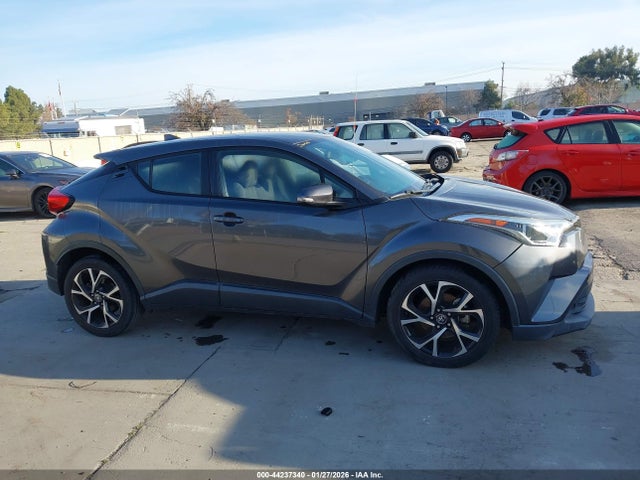 NMTKHMBXXJR052834 Toyota C-HR XLE
