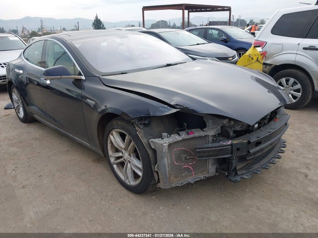 Продажа на аукционе авто 2013 Tesla Model S, vin: 5YJSA1CN2DFP21138, номер лота: 44237341