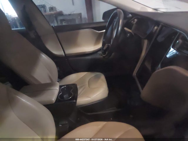 2014 TESLA MODEL S 5YJSA1H12EFP50372 Photo 4