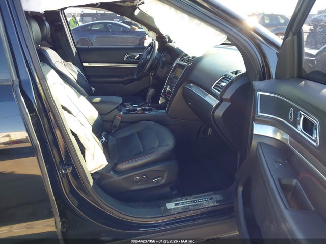 1FM5K8GT6HGE12176 Ford EXPLORER SPORT