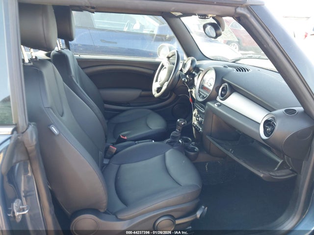 2011 MINI COOPER WMWZN3C50BT133602 Photo 4
